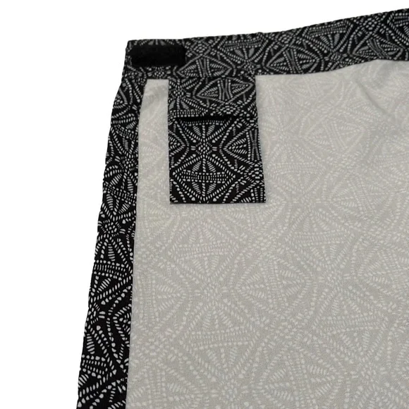 Rip Skirt Hawaii, Size M, Black Pearl Batik - Picture 4 of 8